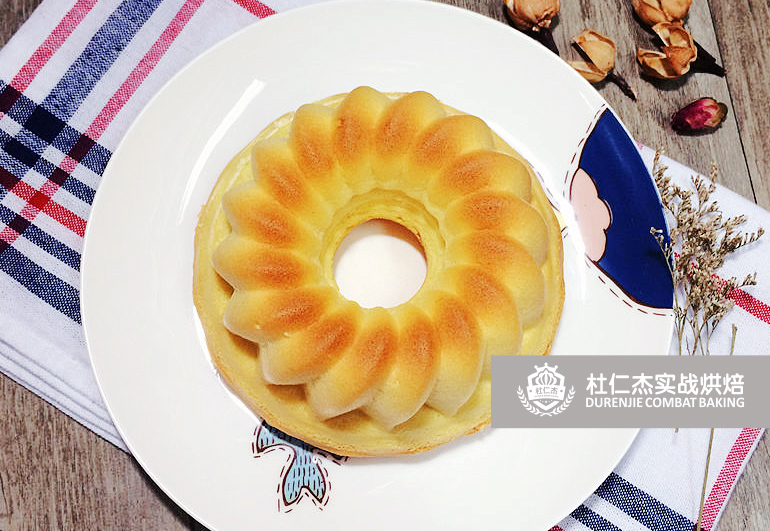 大學(xué)生小本創(chuàng)業(yè)開實(shí)體烘焙店，西點(diǎn)師教你法式薩瓦蛋糕的做法